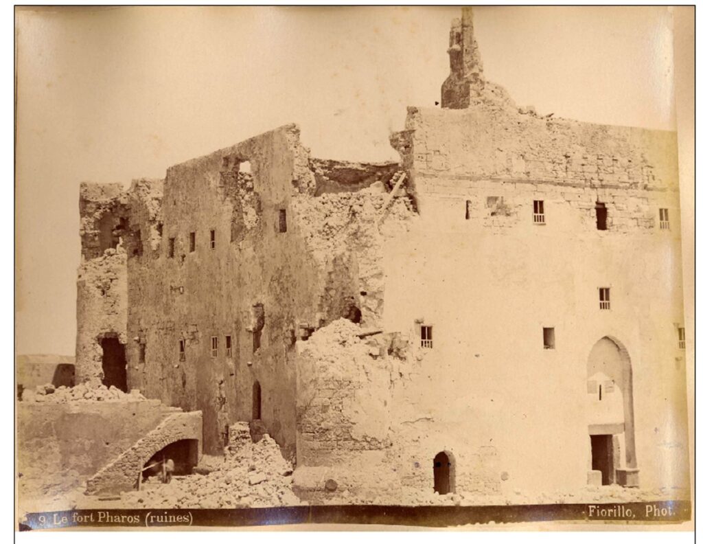 Fig. 7 – Vue du donjon après le bombardement de 1882, L. Fiorillo